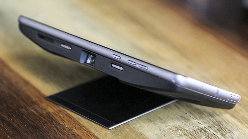 Đánh giá moto mod Insta Share Projector Đánh giá moto mod Insta Share Projector