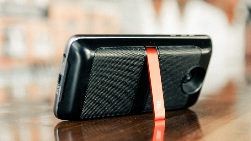 Trên tay moto mod JBL Soundboot