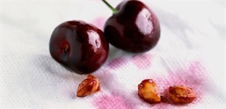 Cách làm sạch vết bẩn của cherry dính trên quần áo, đồ dùng