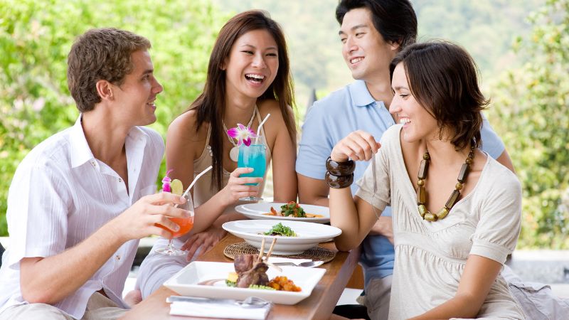 Nói chuyện thật nhiều