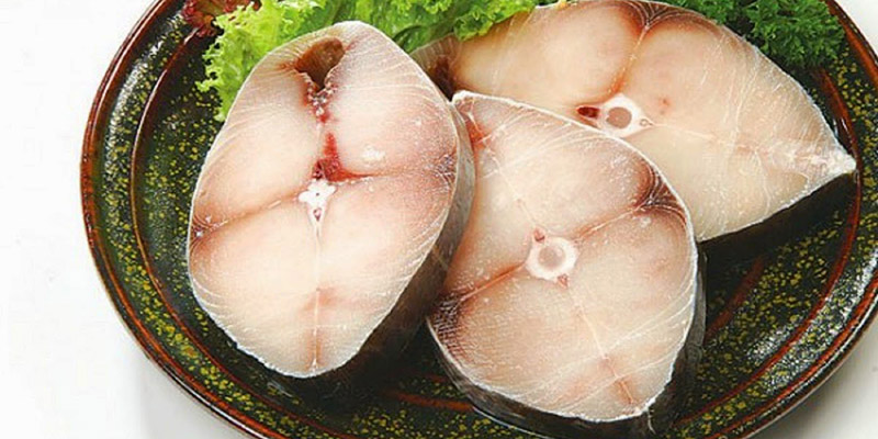 Sau khi sinh có nên ăn cá biển?