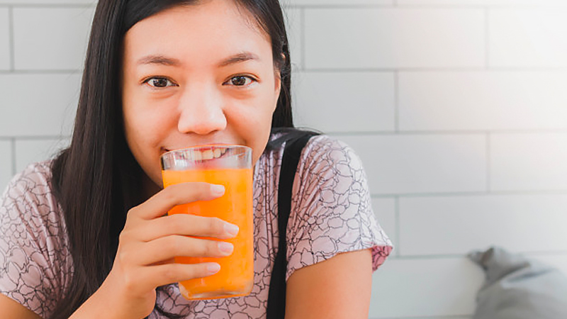 Làm sao để ăn cam chanh mà không làm ảnh hưởng đến sự hấp thụ thuốc?