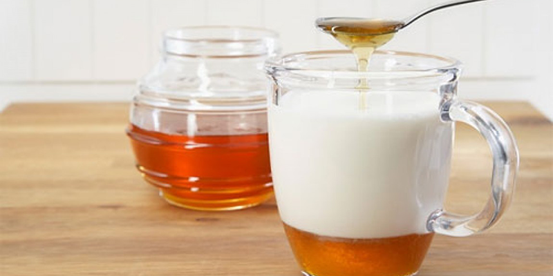dùng sữa kết hợp với mật ong sẽ ngăn được bệnh thiếu máu