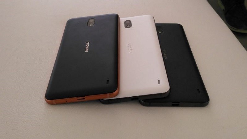 Mặt lưng Nokia 1 lộ ảnh thực tế