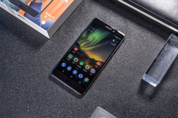 Hình ảnh trên tay Nokia 6 (2018) mới nhất: Cứng cáp và sang trọng - ảnh 3 Hình ảnh trên tay Nokia 6 (2018) mới nhất: Cứng cáp và sang trọng - ảnh 3