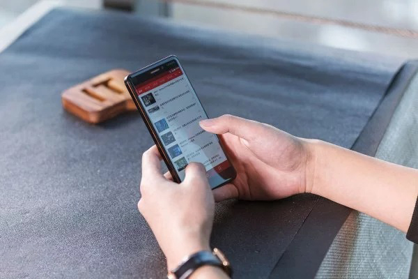 Hình ảnh trên tay Nokia 6 (2018) mới nhất: Cứng cáp và sang trọng - ảnh 9 Hình ảnh trên tay Nokia 6 (2018) mới nhất: Cứng cáp và sang trọng - ảnh 9