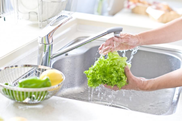 Properly washing fruits and vegetables is not known to everyone