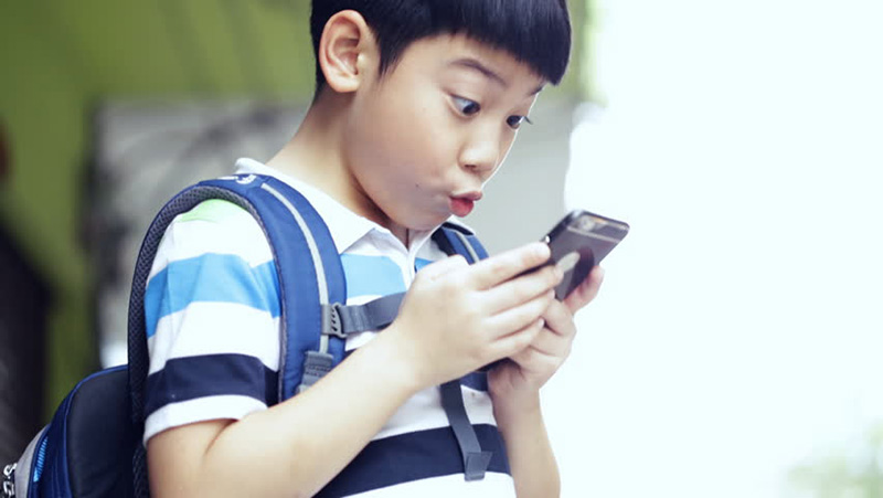 Sử dụng smartphone không hợp lý