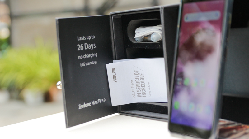 Mở hộp Zenfone Max Plus