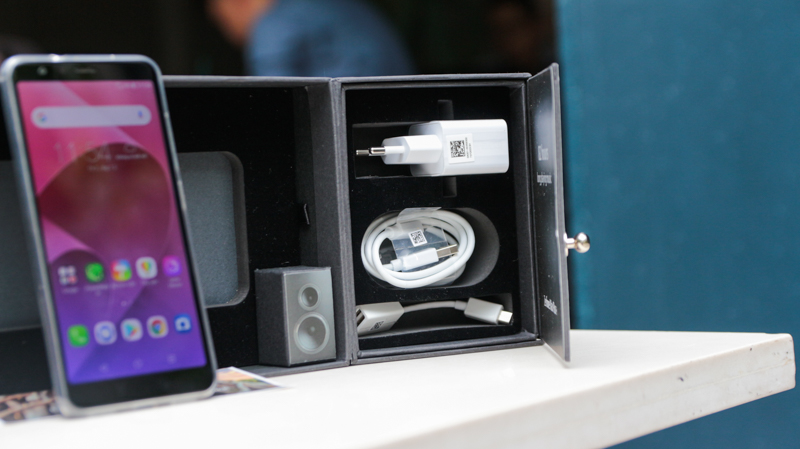 Mở hộp Zenfone Max Plus