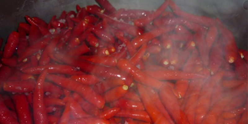 Nên nấu chín ớt trước khi ăn