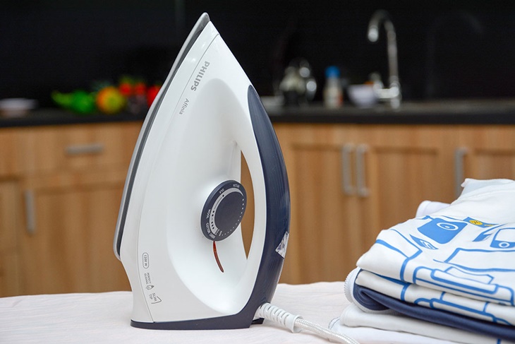 Bàn ủi khô Philips GC160