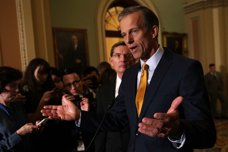 Thượng nghị sĩ Mỹ phát biểu về vụ bê bối của Apple