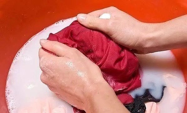 Hướng dẫn giặt quần áo cho trẻ sơ sinh đúng cách, an toàn