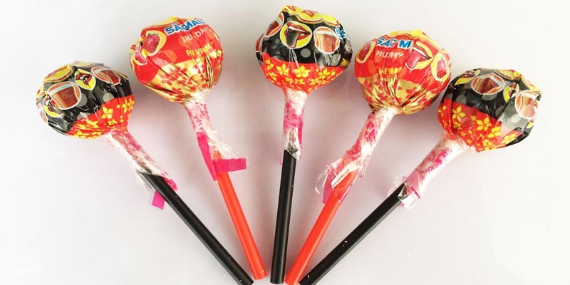 Nhấn vào ảnh để phóng to Nếu cho trẻ ăn nhiều sẽ gây ra tình trạng sâu răng, tăng lượng đường trong máu, rối loạn tiêu hóa…do đó mẹ cần hạn chế cho trẻ ăn bánh kẹo.