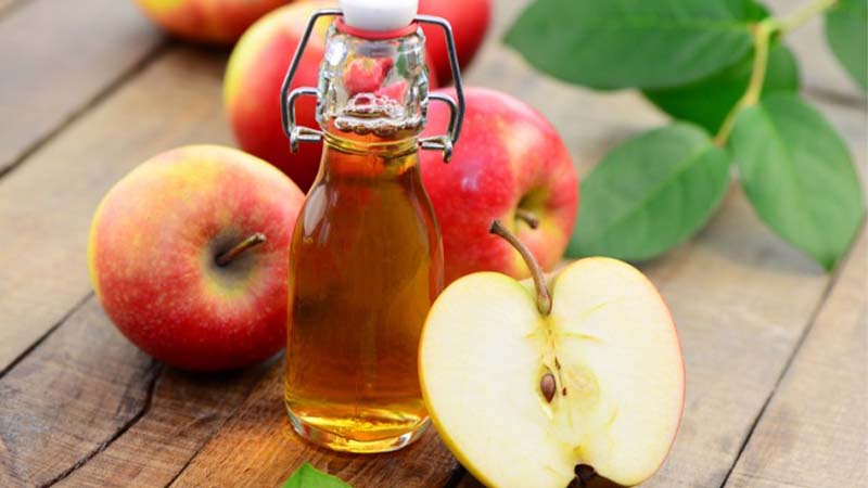 Giấm táo là phương pháp tự nhiên giúp điều trị chứng đầy bụng, khó tiêu hiệu quả