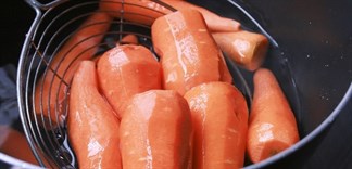 Lưu ý khi sơ chế và nấu cà rốt