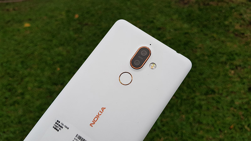 Nokia 7 Plus có thiết kế quen thuộc