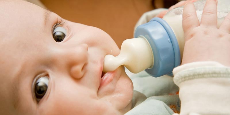 Vì sao khi uống sữa trẻ dễ bị dị ứng ?