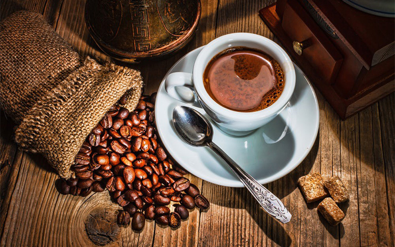 Hạn chế dùng thực phẩm chứa caffeine trong kì kinh nguyệt
