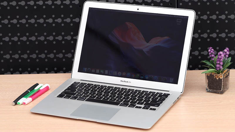 Bàn phím MacBook