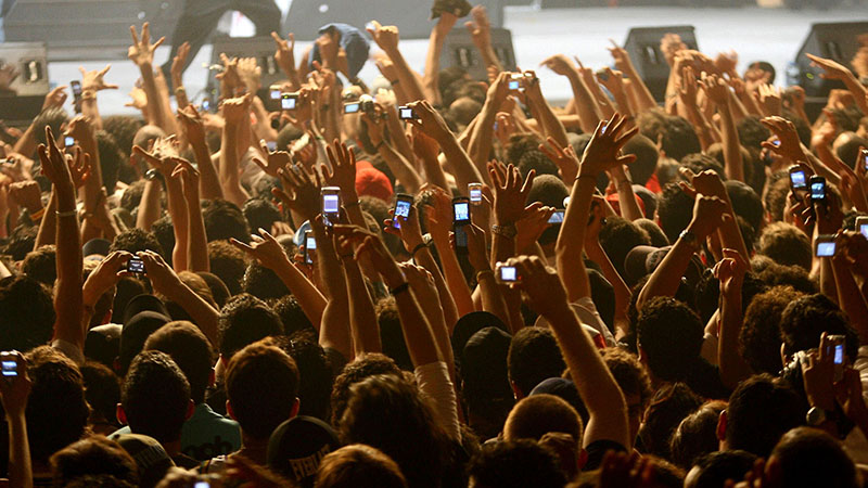 Chụp ảnh tại buổi trình diễn