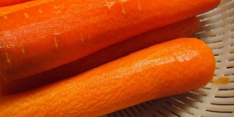 Bí đỏ, cà rốt hay củ cải tím là những loại củ chứa nhiều Vitamin C ở vỏ