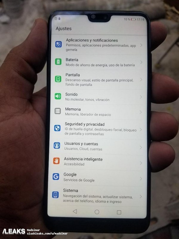 Huawei P20 lộ ảnh thực tế trên tay người dùng kèm thông số cấu hình