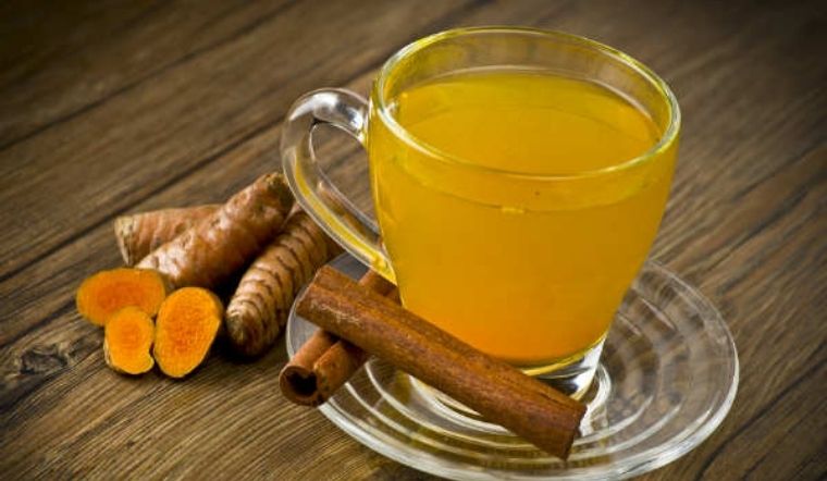 Một ly nước ép nghệ mỗi ngày để ngừa ung thư, tươi trẻ mãi