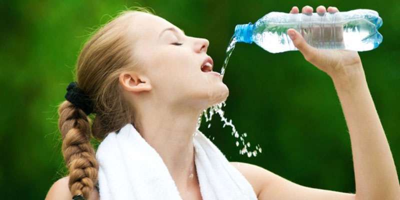 Bổ sung nước là cách làm giảm triệu chứng của thừa chất xơ