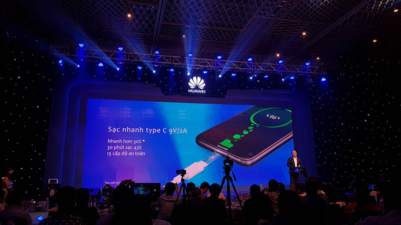 Huawei Nova 3e có sạc nhanh