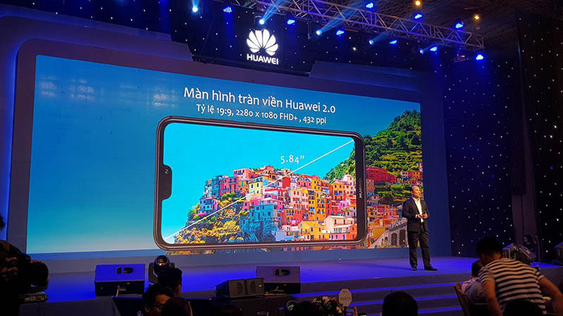 Từ năm 2018, Huawei sẽ hướng tới trải nghiệm màn hình tràn viền cho tất cả các dòng điện thoại của hãng.