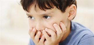 Trị chứng tự kỷ bằng phương pháp âm trị liệu