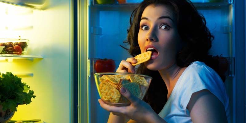 Thói quen này khiến cơ thể không có đủ thời gian để tiêu hóa thức ăn và chuyển thành chất dinh dưỡng để đi nuôi cơ thể. Thói quen này khiến cơ thể không có đủ thời gian để tiêu hóa thức ăn và chuyển thành chất dinh dưỡng để đi nuôi cơ thể.