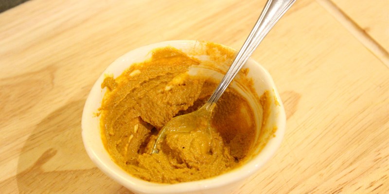 Dùng nghệ và mật ong trị trào ngược Dùng nghệ và mật ong trị trào ngược