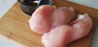 Những miếng thịt gà có vằn trắng: Nên ăn hay nên bỏ?