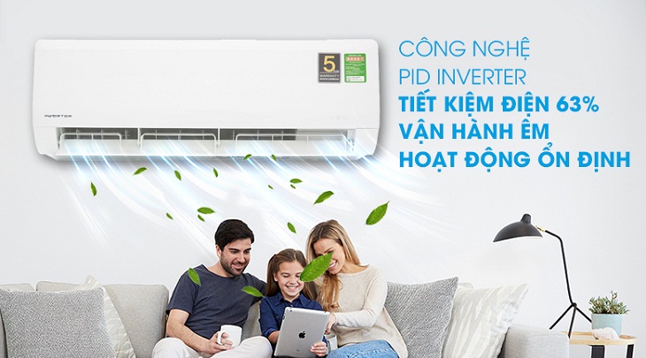 Máy lạnh Aqua Inverter 1 HP AQA-KCRV10TK được trang bị công nghệ PID Inverter tiết kiệm điện lên đến 63%, vận hành êm ái, bền bỉ.