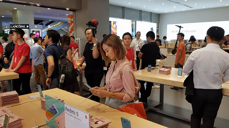 Khai trương Mi Store