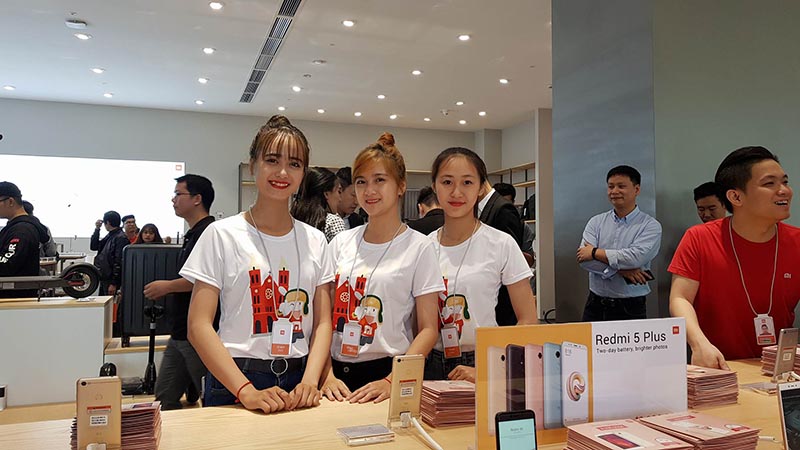 Khai trương Mi Store