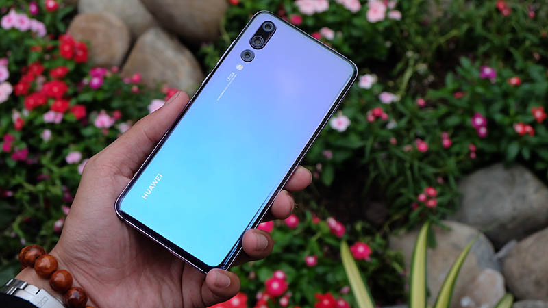 Huawei P20 Pro với 3 camera sau Huawei P20 Pro với 3 camera sau