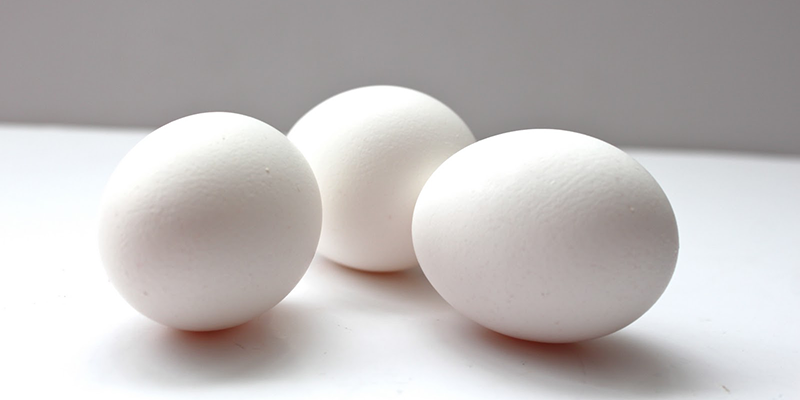Trung bình 1 quả trứng vịt chứa 130 calo, hàm lượng gấp đôi trứng gà