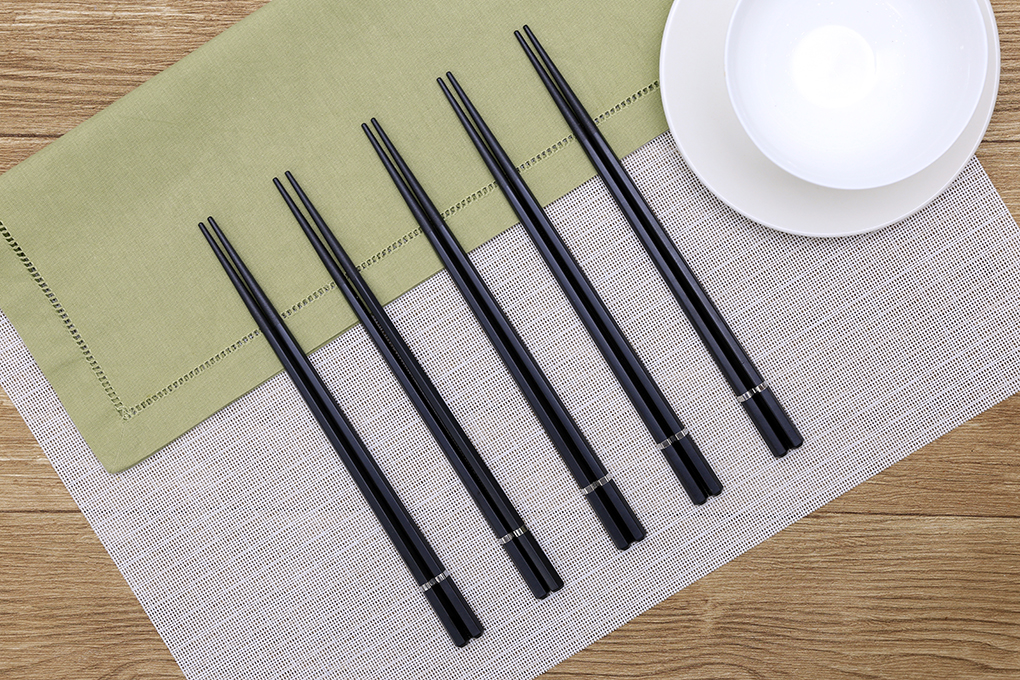 Bạn nên chọn loại chất liệu nhựa rõ thành phần và nguồn gốc xuất xứ