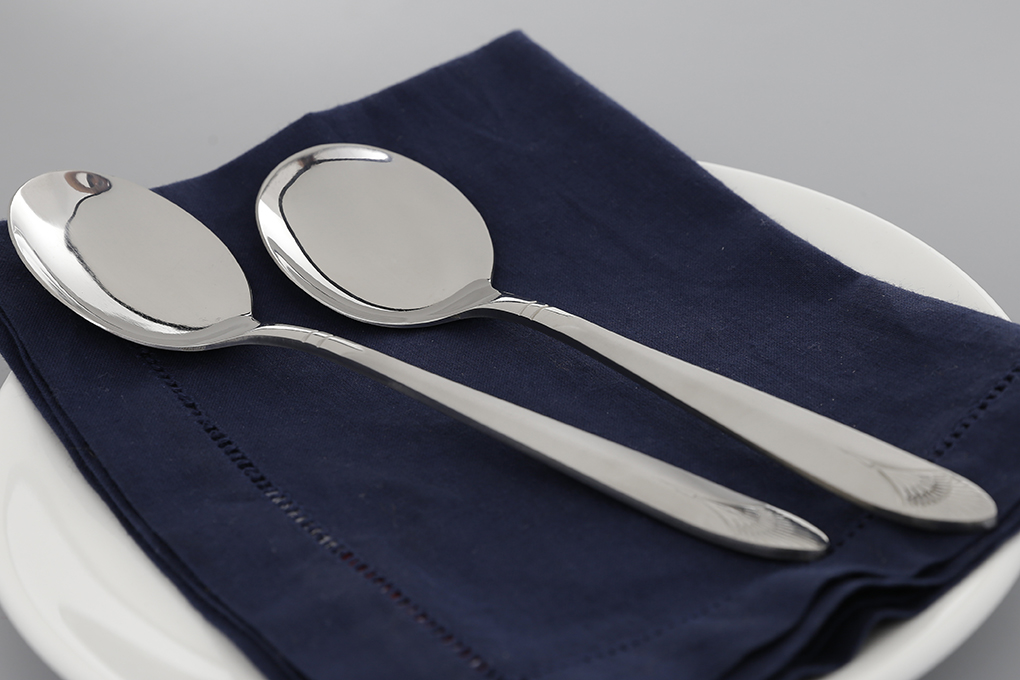 Bạn nên thay mới đũa, muỗng sau 6 tháng đến 1 năm