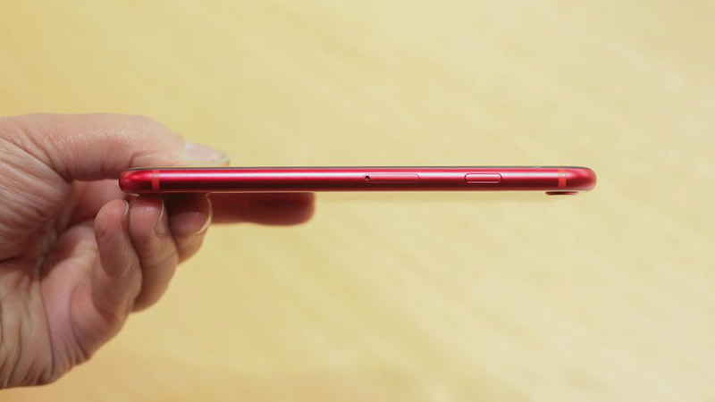 Trên tay, đánh giá nhanh iPhone 8 & iPhone 8 Plus RED