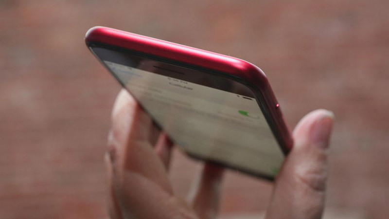 Trên tay, đánh giá nhanh iPhone 8 & iPhone 8 Plus RED