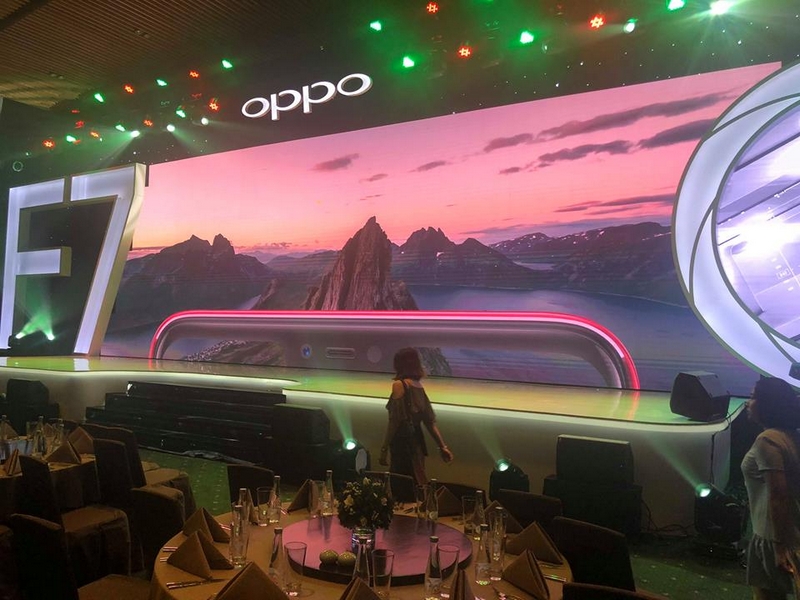 OPPO F7 ra mắt tại Việt Nam: Camera selfie 25 OPPO F7 ra mắt tại Việt Nam: Camera selfie 25