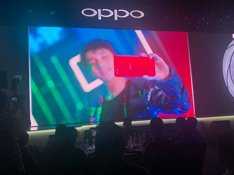 OPPO F7 ra mắt tại Việt Nam: Camera selfie 25 OPPO F7 ra mắt tại Việt Nam: Camera selfie 25