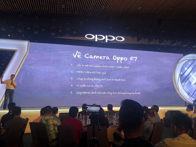 OPPO F7 ra mắt tại Việt Nam: Camera selfie 25 OPPO F7 ra mắt tại Việt Nam: Camera selfie 25