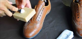 Làm sạch vật dụng bằng da với những nguyên liệu có sẵn tại nhà