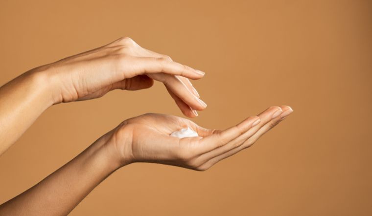 Bạn có chắc đã dùng đúng và đủ kem dưỡng da tay